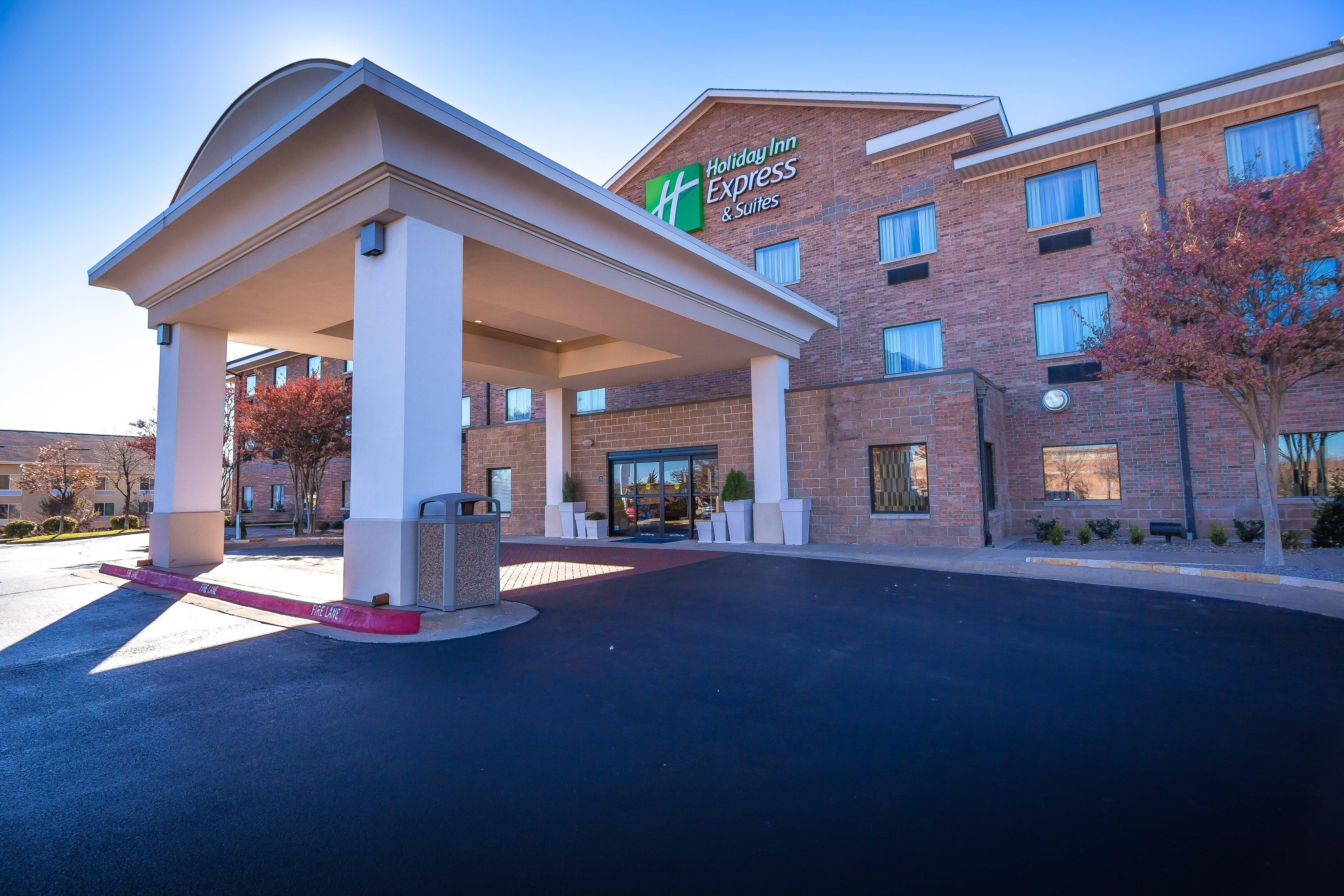 Holiday Inn Express Hotel & Suites Edmond, An Ihg Hotel Exterior photo